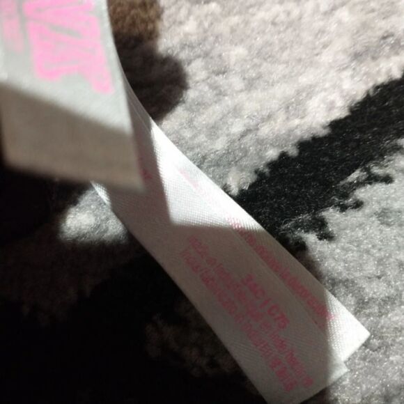 V.S. PINK wear everywhere pushup bra 34c. In great used condition. - Picture 5 of 5